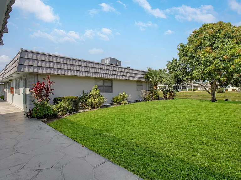 175 Valencia Dr #H — Photo 17