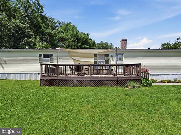 2nd image of 21 Robin Dr