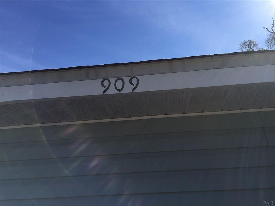 1st image of 909 E Johnson Ave #A