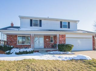 3136 Sobsom Dr, Sterling Heights, MI 48310