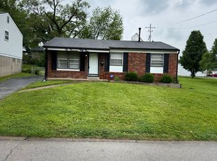 10054 Prince Dr, Saint Louis, MO 63136