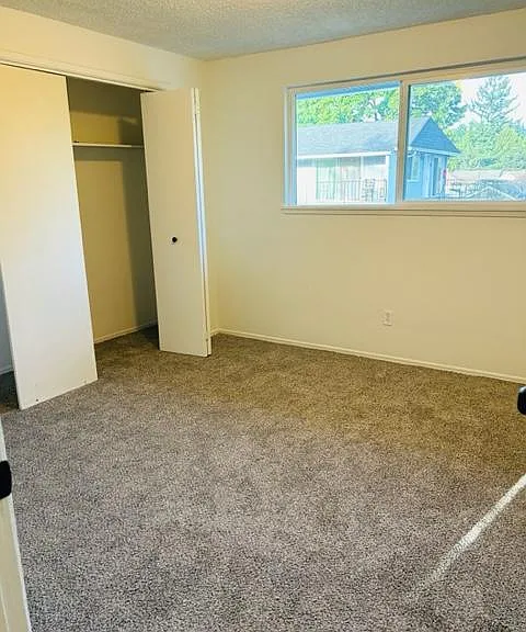 2315 E 13th St #8 — Photo 11