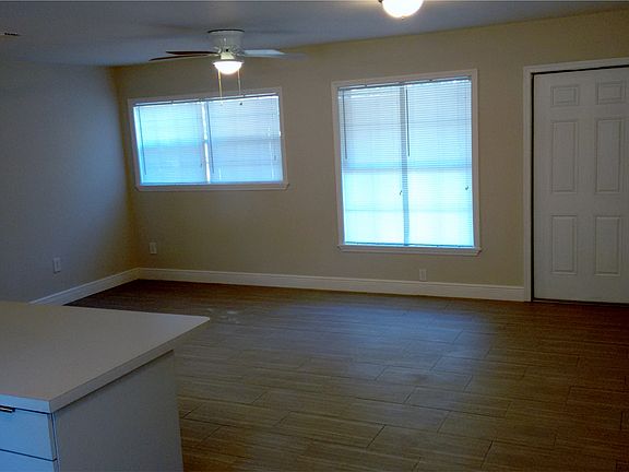 4th image of 10211 N 26th St