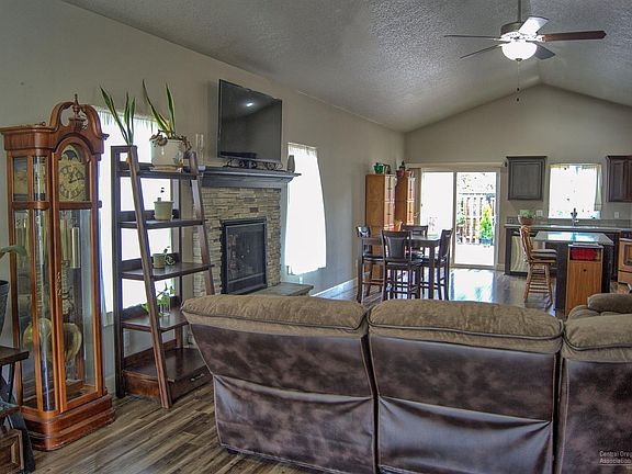 5th image of 61202 Geary Dr