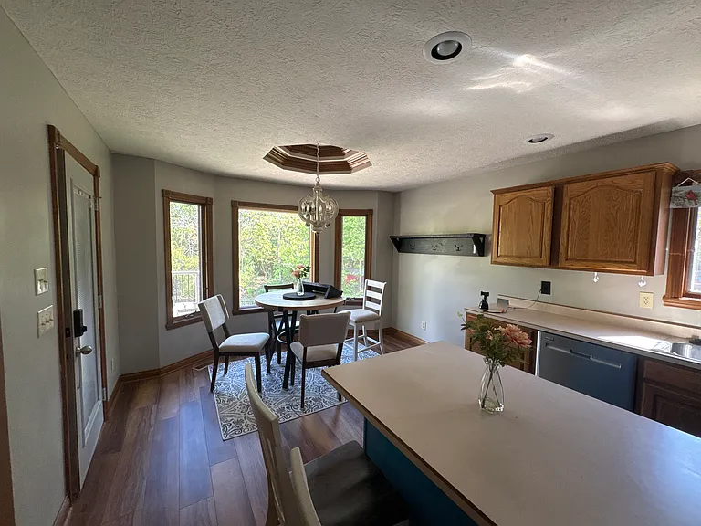 1007 New Harmony Dr — Photo 33