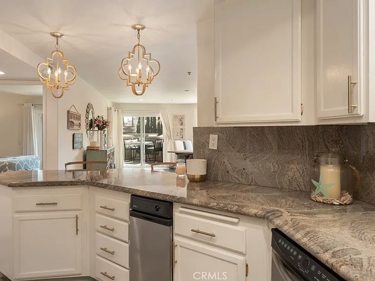 400 Lake St #105 — Photo 11