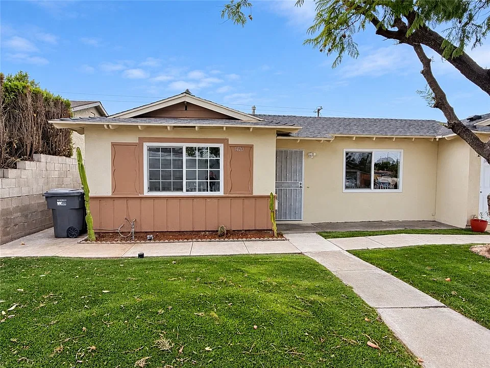 1420 Avenida Del Vis