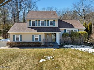 15 Durham Way, Clifton Park, NY 12065