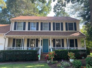 625 Royal Grant Dr, Chesapeake, VA 23322