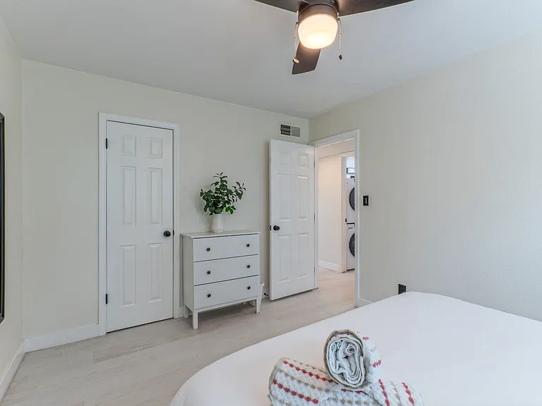 1133 S Farmer Ave #2 — Photo 13