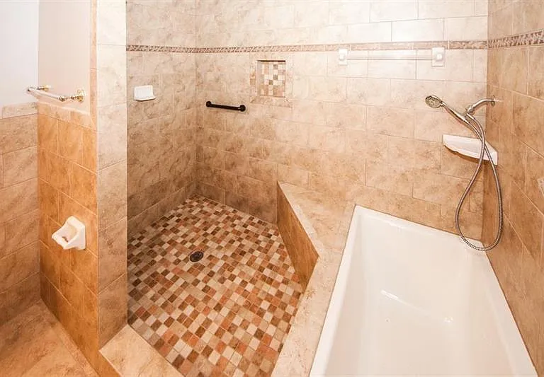 5075 Winters Chapel Rd — Photo 16