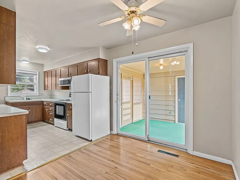 1713 Yuma St — Photo 4