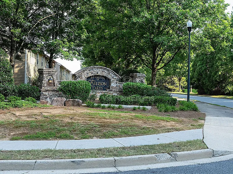 1959 Lakeshore Overlook Cir NW — Photo 5