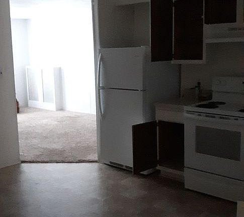 3rd image of 546 Ashmun St APT 1
