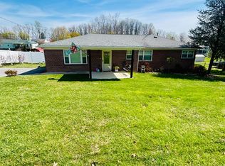 113 Frank St, Fayetteville, WV 25840