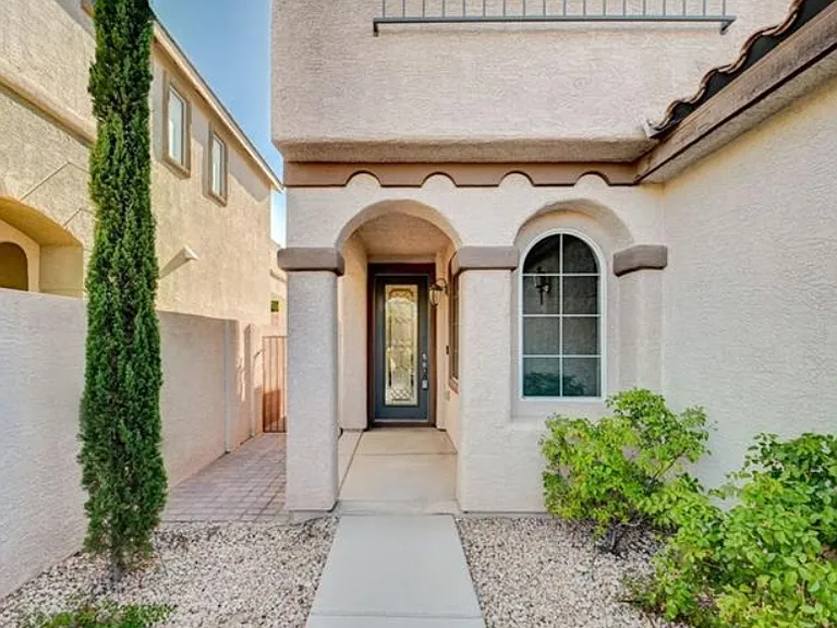 1013 Brinkman St — Photo 3