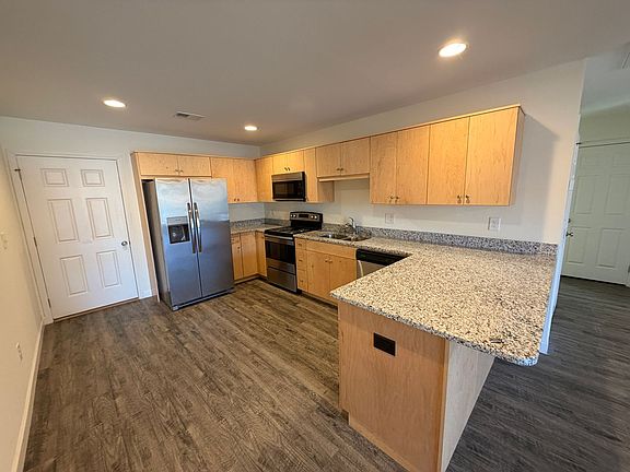 3rd image of 4032 Eugene Dr