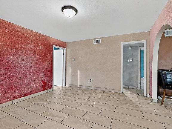 4th image of 305 San Jose Ave SE