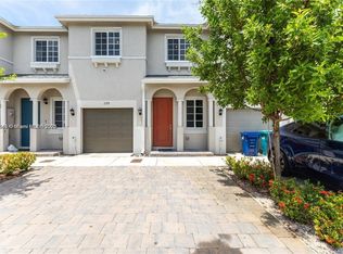 1141 NW 208th Ter, Miami Gardens, FL 33169