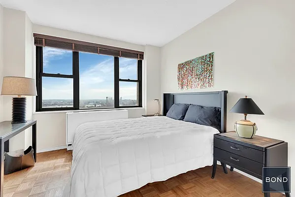 Sold by Bond New York | media 12