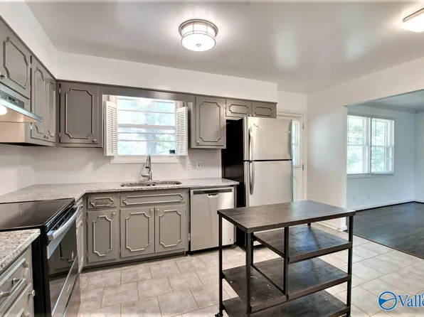 5630 Woodridge St SW, Huntsville, AL 35802