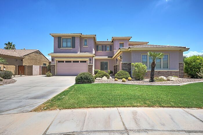 1st image of 1350 E Kingbird Dr