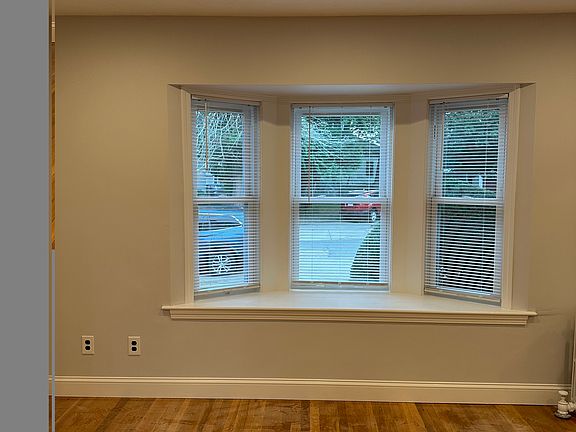 3rd image of 65 Elgin St #1
