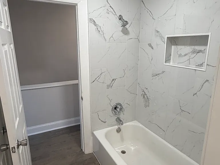2557 Shields St — Photo 12