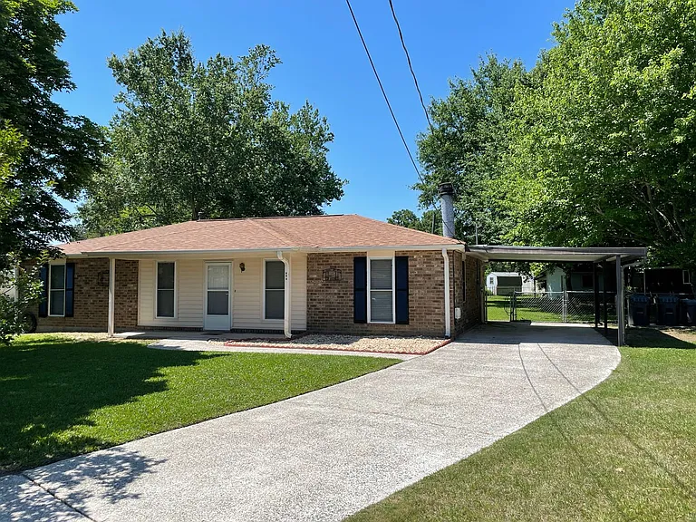 118 Hollingsworth Dr — Photo 2