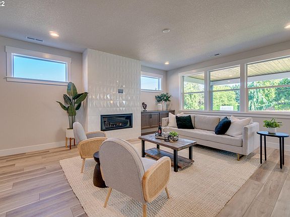 5th image of 4700 NE 118th Ct