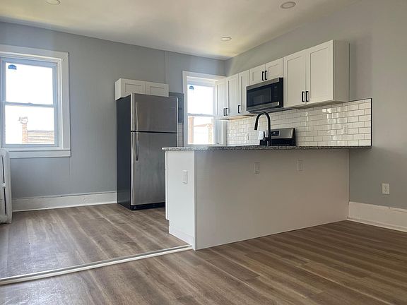 2nd image of 5247 Cedar Ave Floor 2