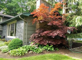 3653 S Creek Rd, Hamburg, NY 14075