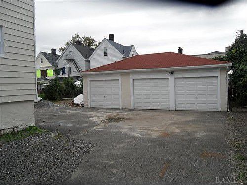 1st image of 122 N 9th Ave