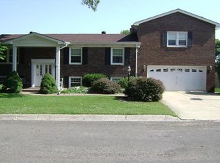 1204 Ranworth Dr, Godfrey, IL 62035