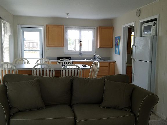 3rd image of 10253 Chippewa Dr