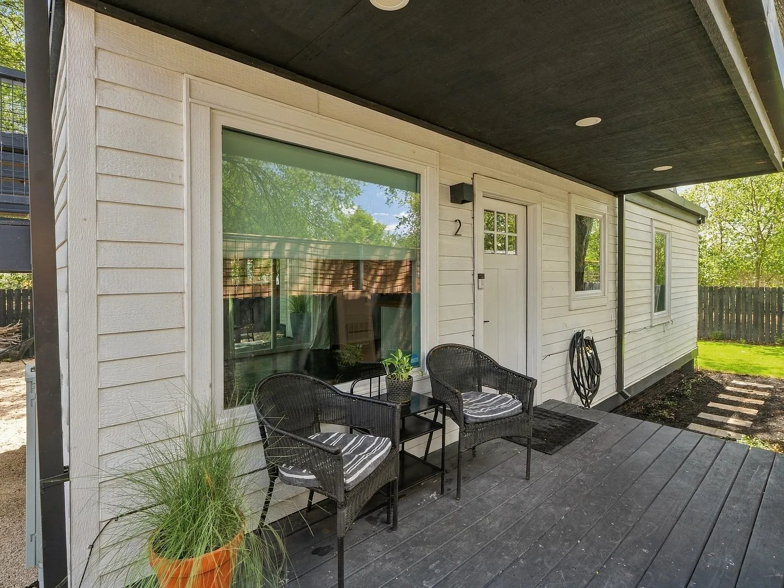 2 bed, 2.0 bath, 853 sqft, $2,200 — Photo 2