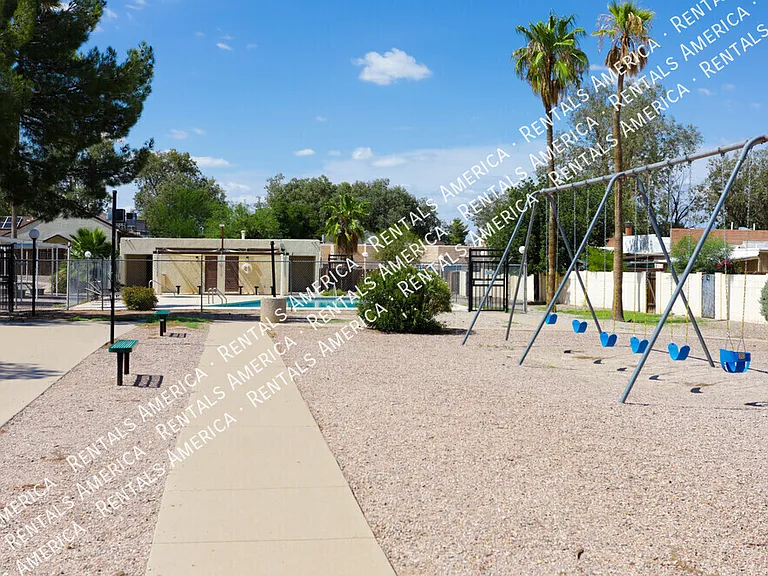 2950 W Avenida Destino — Photo 20