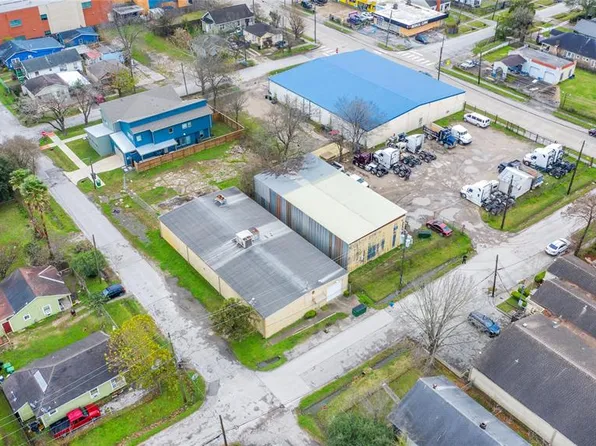 115 Engel St, Houston, TX 77011