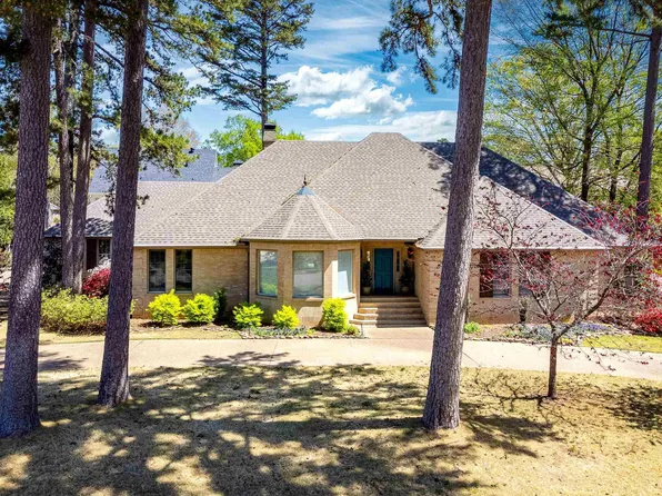 61 Chenal Cir, Little Rock, AR 72223