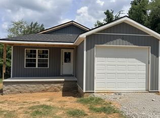 911 E 2nd St, Russellville, KY 42276