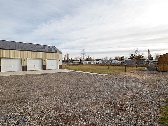 4th image of 524 Tracy Ann Dr