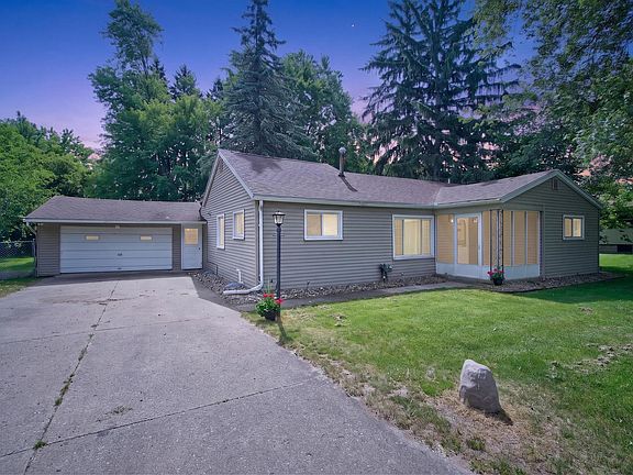 2nd image of 539 Jacqueline St