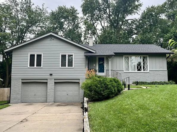 10461 Valley St, Omaha, NE 68124