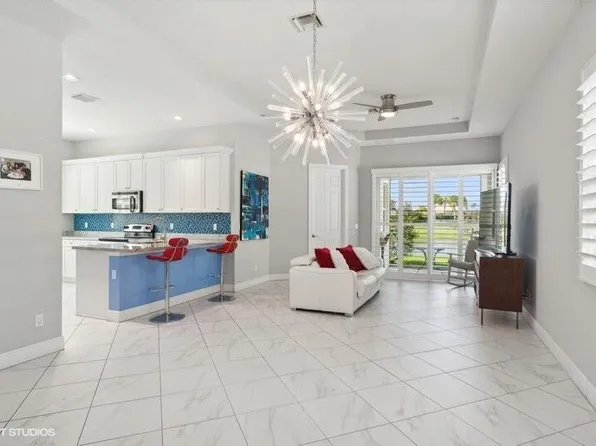 19039 SW Positano Way, Port St Lucie, FL 34986