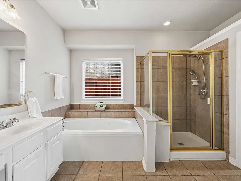 6642 Redberry Glen Ln — Photo 17