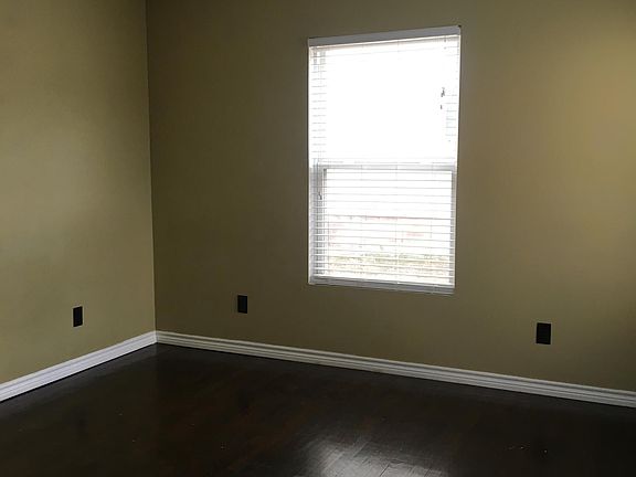 5th image of 463 Eleanor Ave