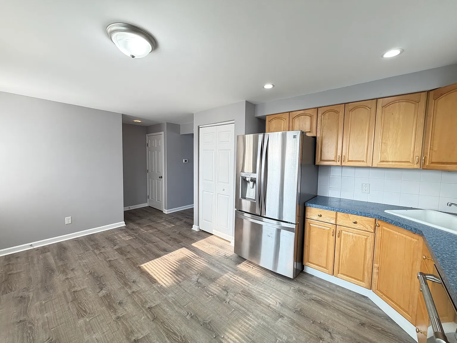 3 bed, 1.5 bath, 1200 sqft, $1,975 — Photo 4