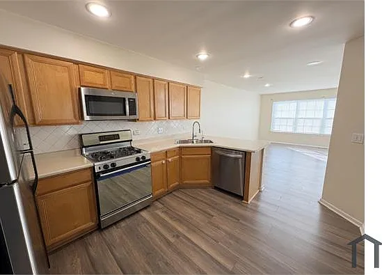 4 bed, $3,500 — Photo 3