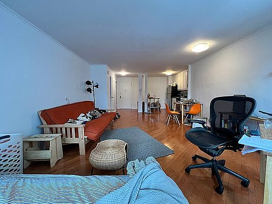 5th image of 155 W 68th St #1618/2