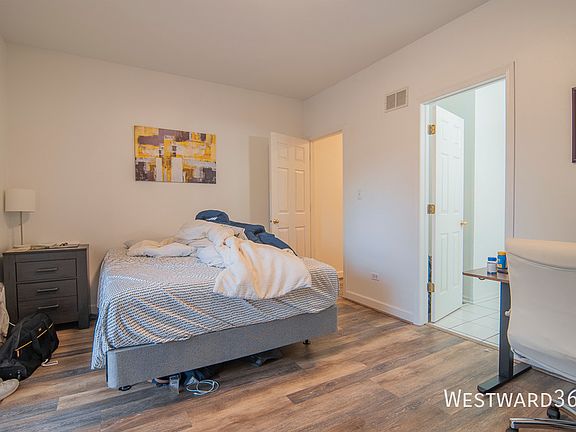 5th image of 938 W Willow St #1